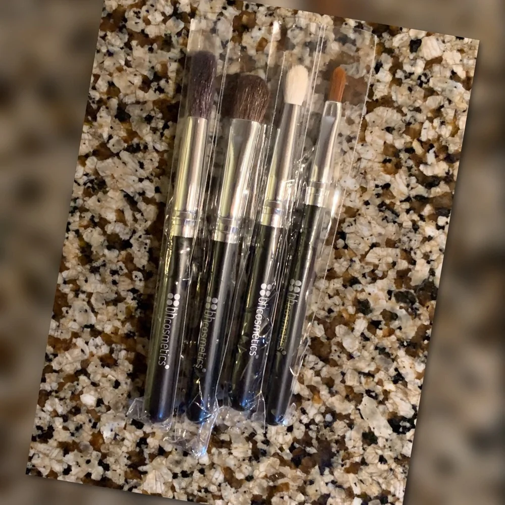 - BH Cosmetics Travel EYE Essential Brush Se…